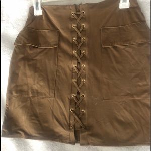 🌞 Guess NEW Lace up skirt that zips Super Soft & Comfy Suede feel beige S